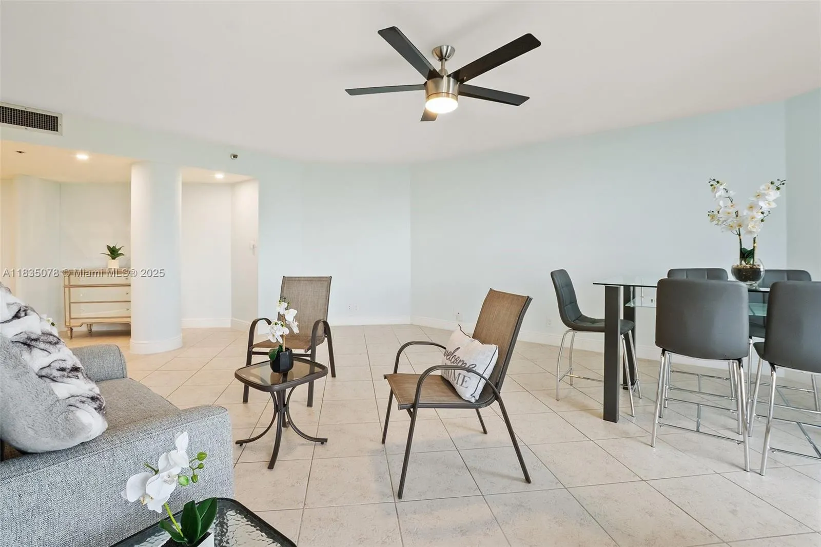 300 Three Islands Blvd, #707