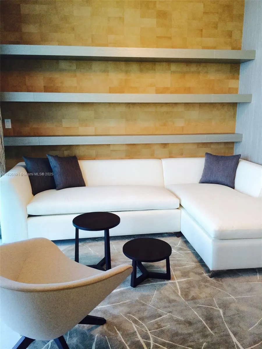 17121 Collins Ave, #2803