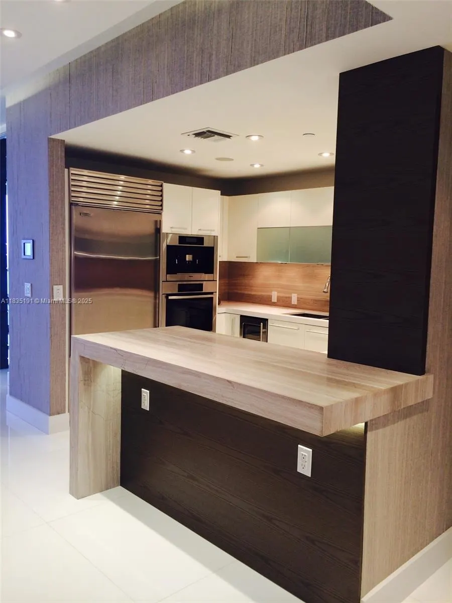 17121 Collins Ave, #2803