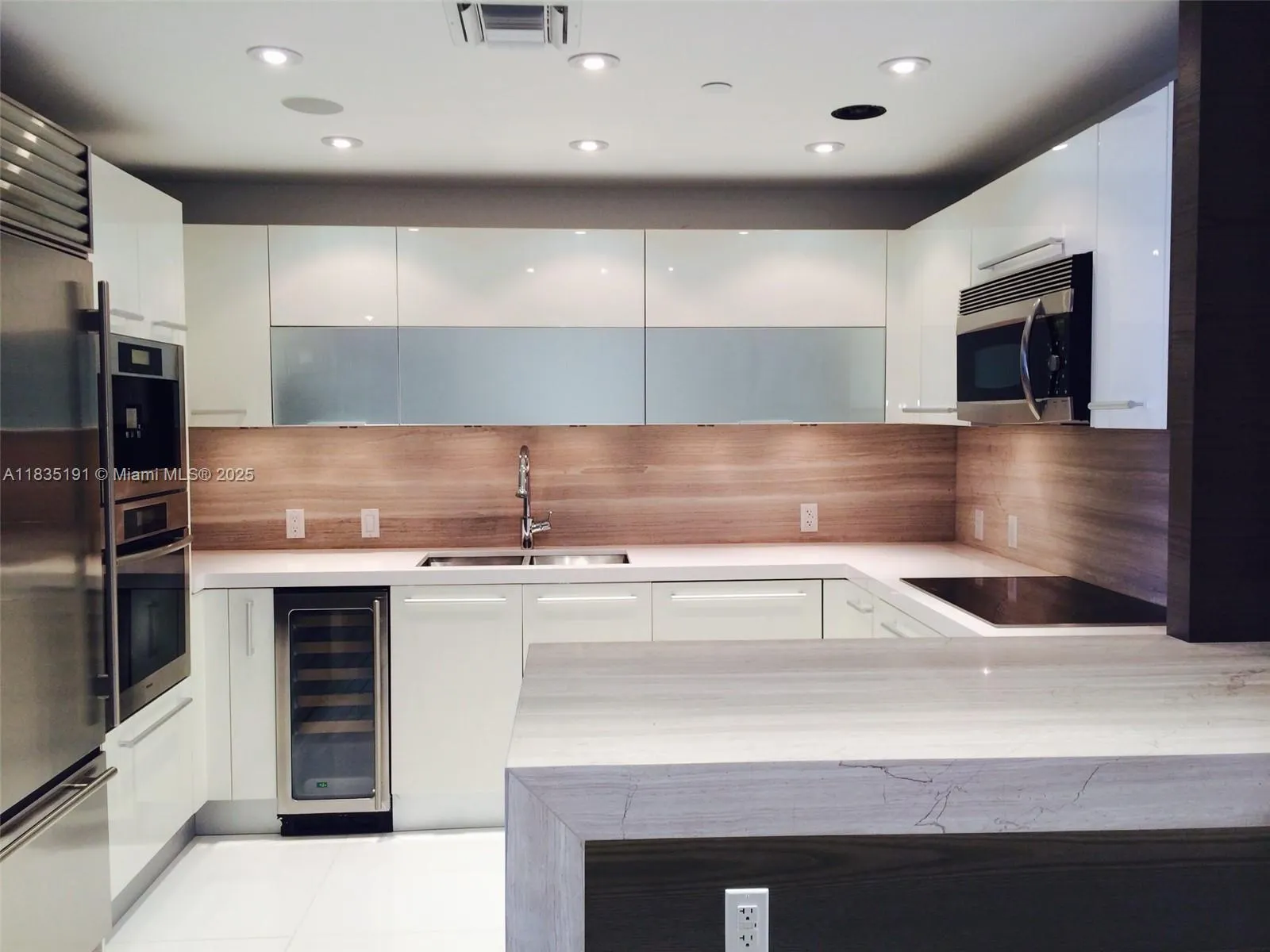 17121 Collins Ave, #2803