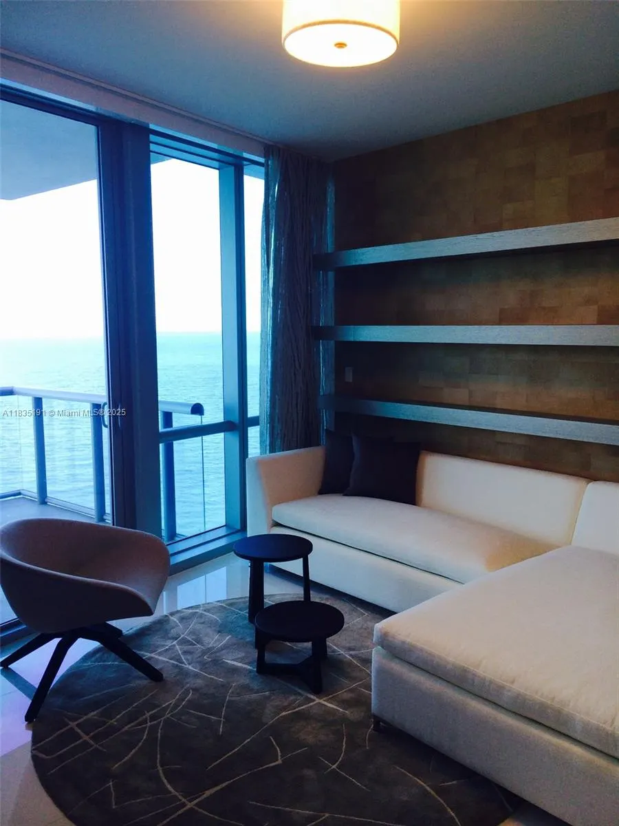 17121 Collins Ave, #2803