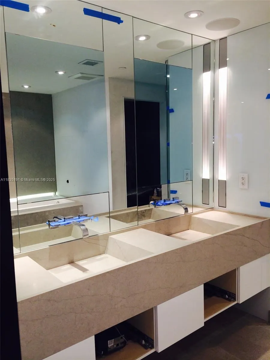 17121 Collins Ave, #2803