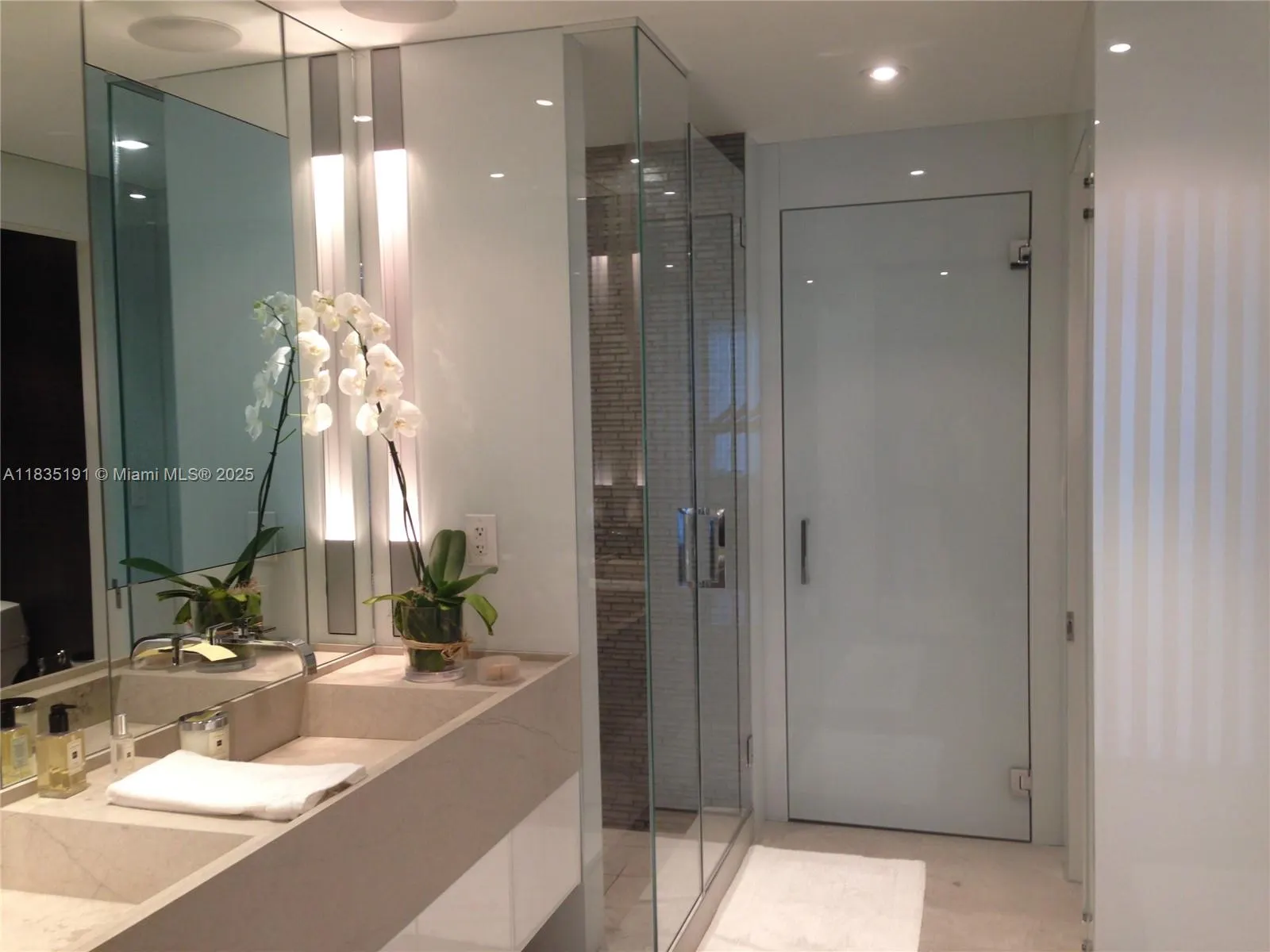 17121 Collins Ave, #2803