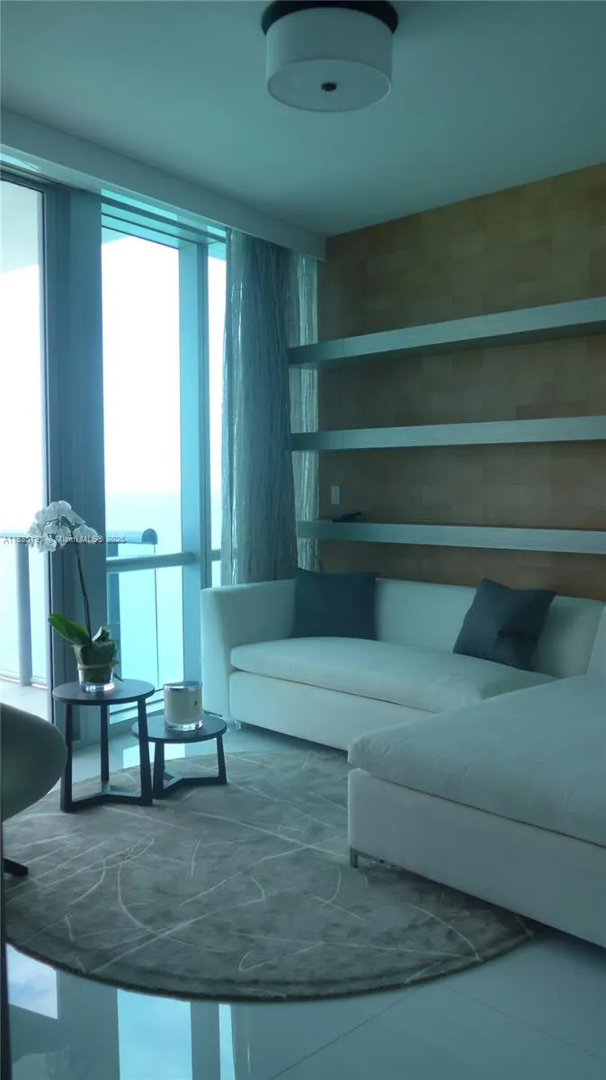 17121 Collins Ave, #2803