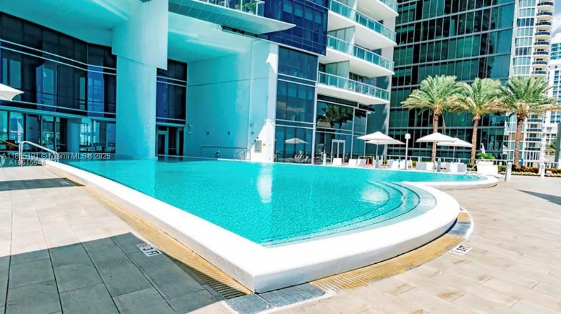 17121 Collins Ave, #2803