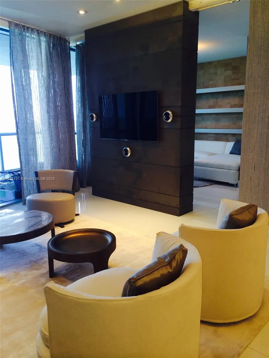 17121 Collins Ave, #2803