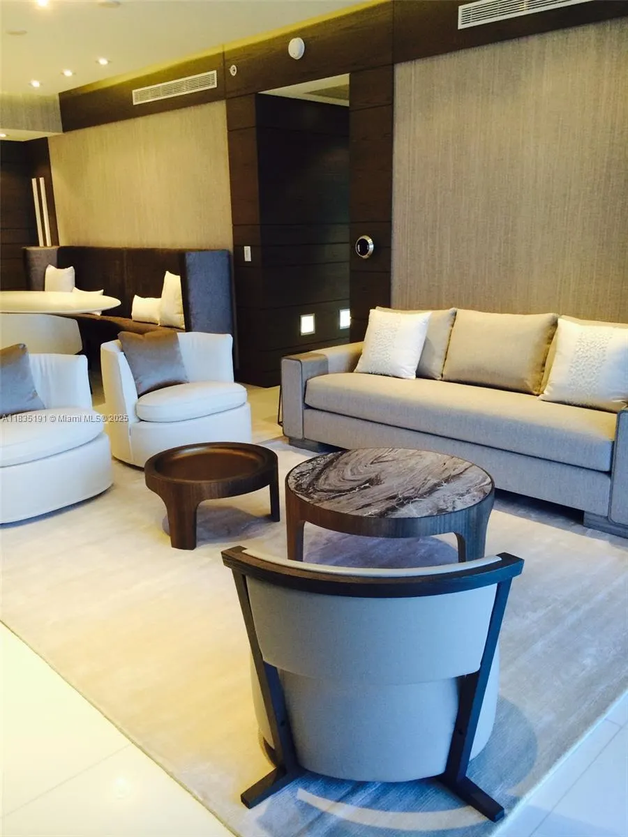 17121 Collins Ave, #2803