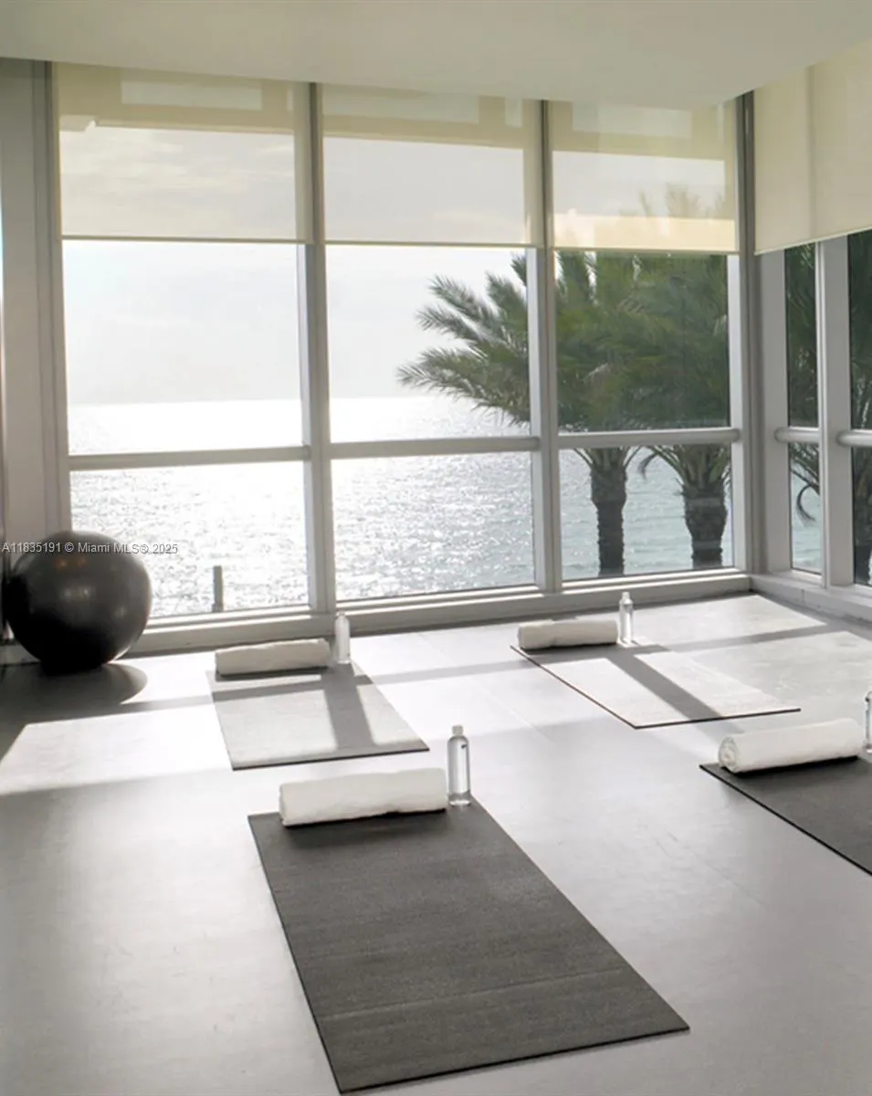 17121 Collins Ave, #2803
