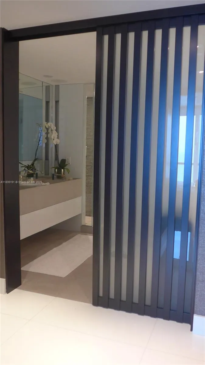 17121 Collins Ave, #2803