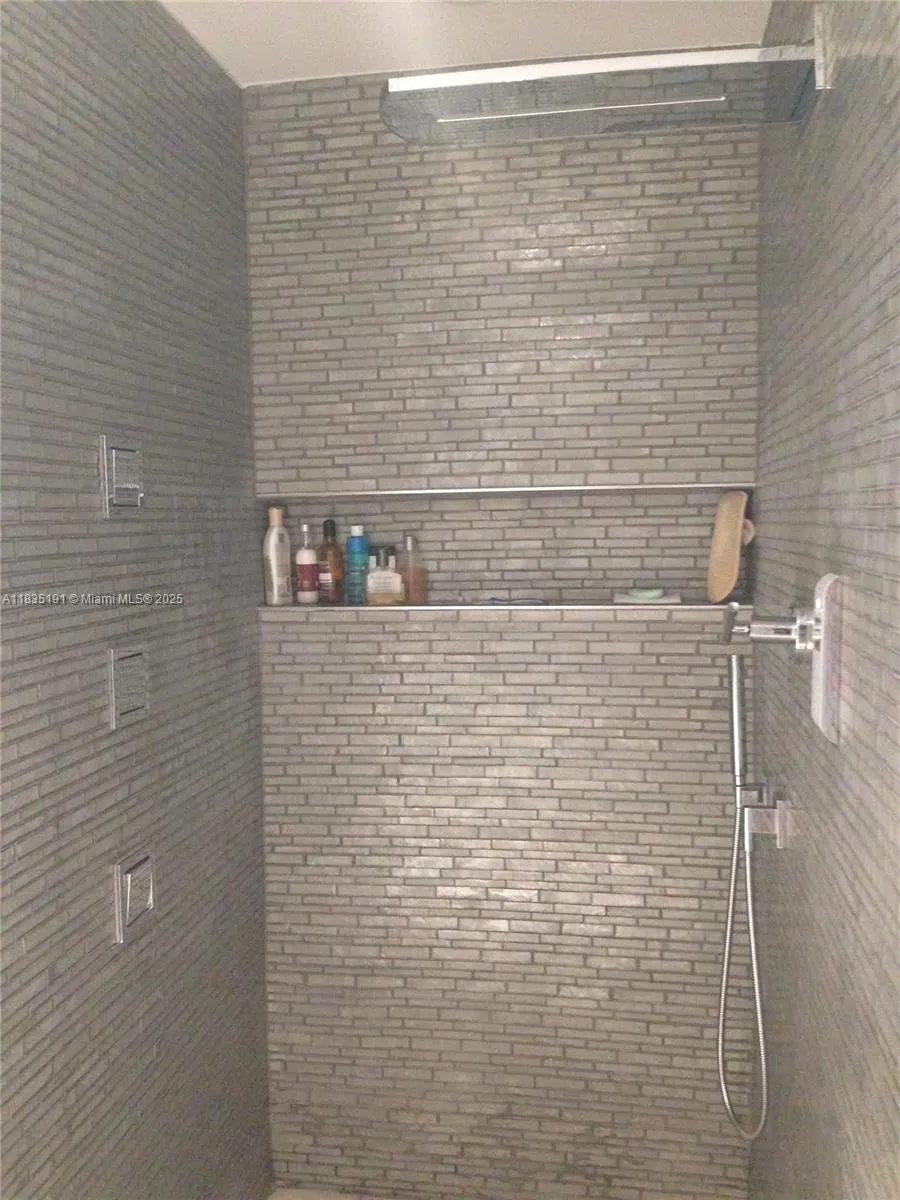 17121 Collins Ave, #2803