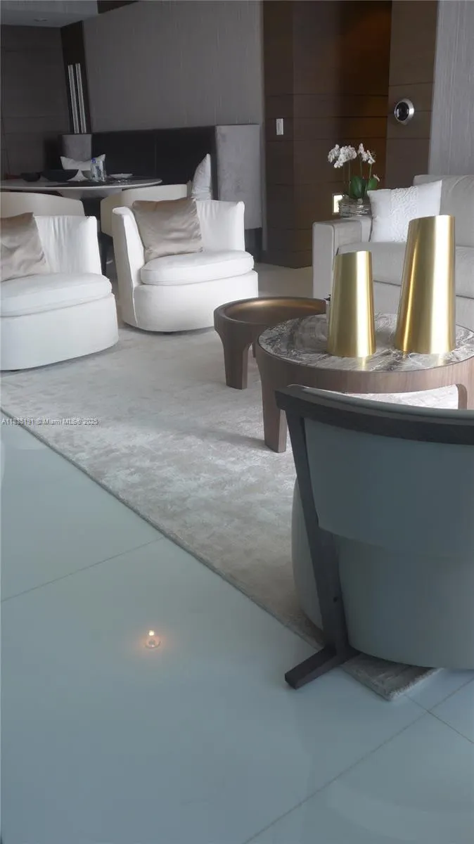 17121 Collins Ave, #2803
