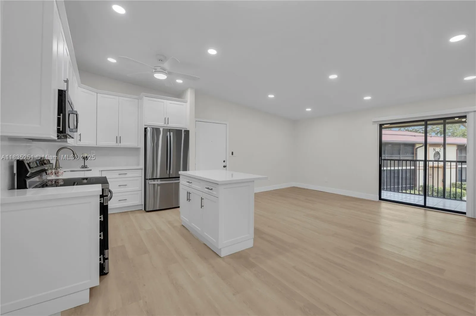 10959 W Clairmont Cir, #211
