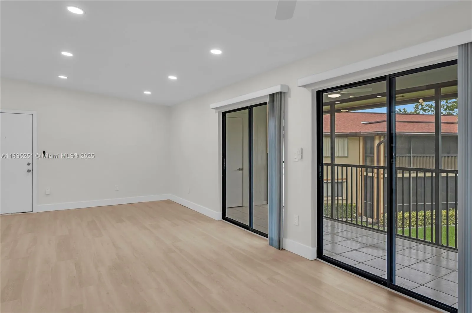 10959 W Clairmont Cir, #211