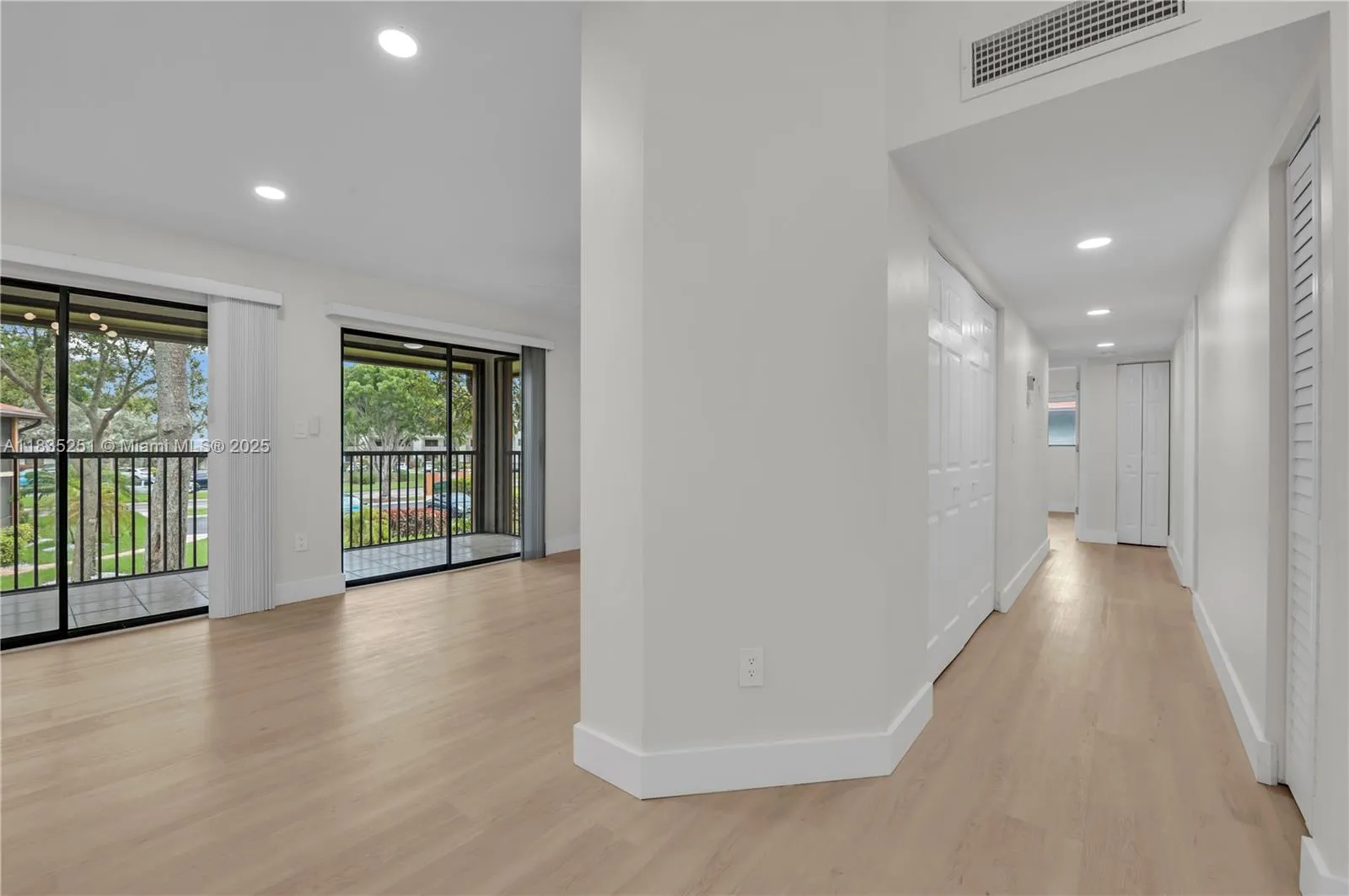 10959 W Clairmont Cir, #211
