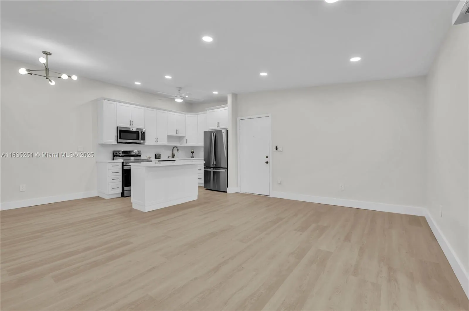 10959 W Clairmont Cir, #211