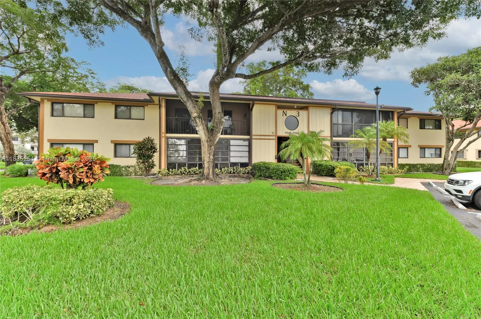 10959 W Clairmont Cir, #211