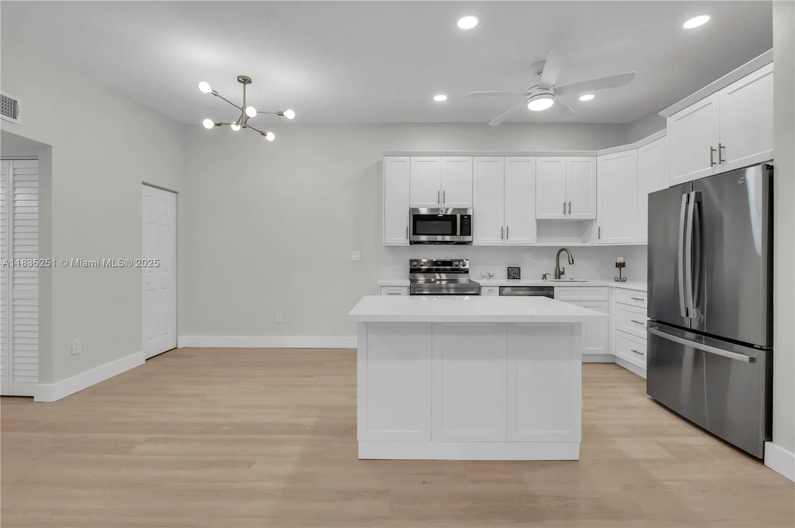 10959 W Clairmont Cir, #211