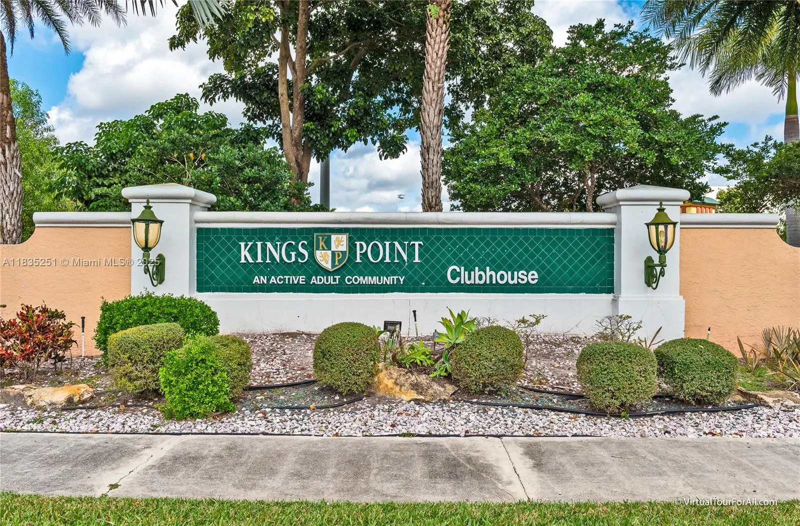 10959 W Clairmont Cir, #211