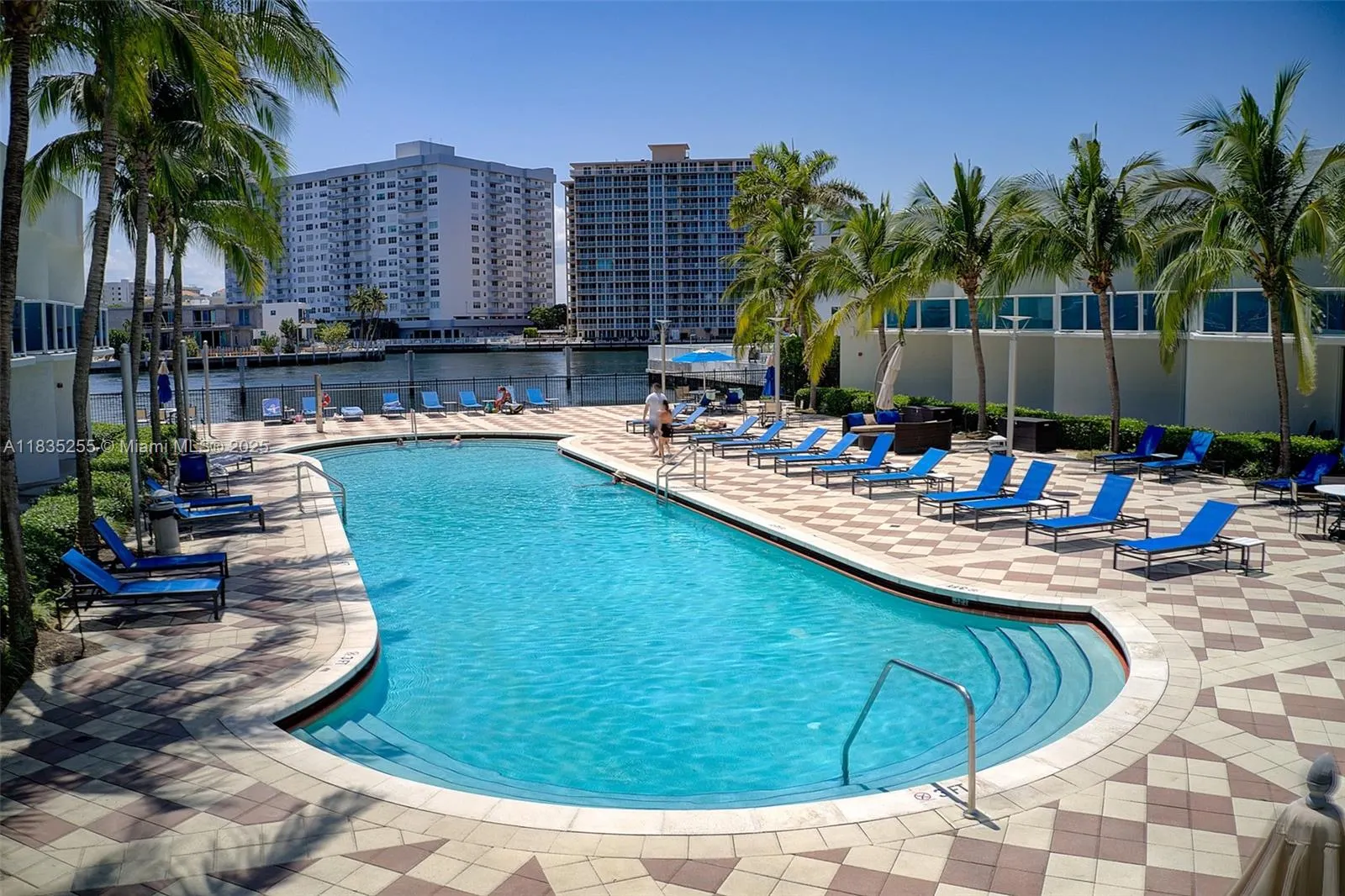 1945 S Ocean Dr, #901