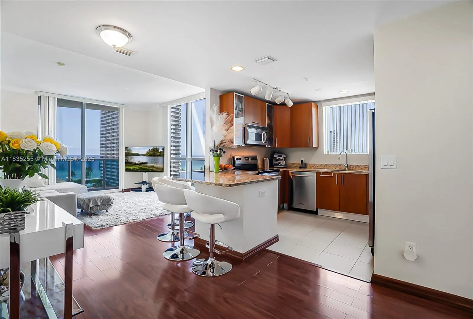 1945 S Ocean Dr, #901