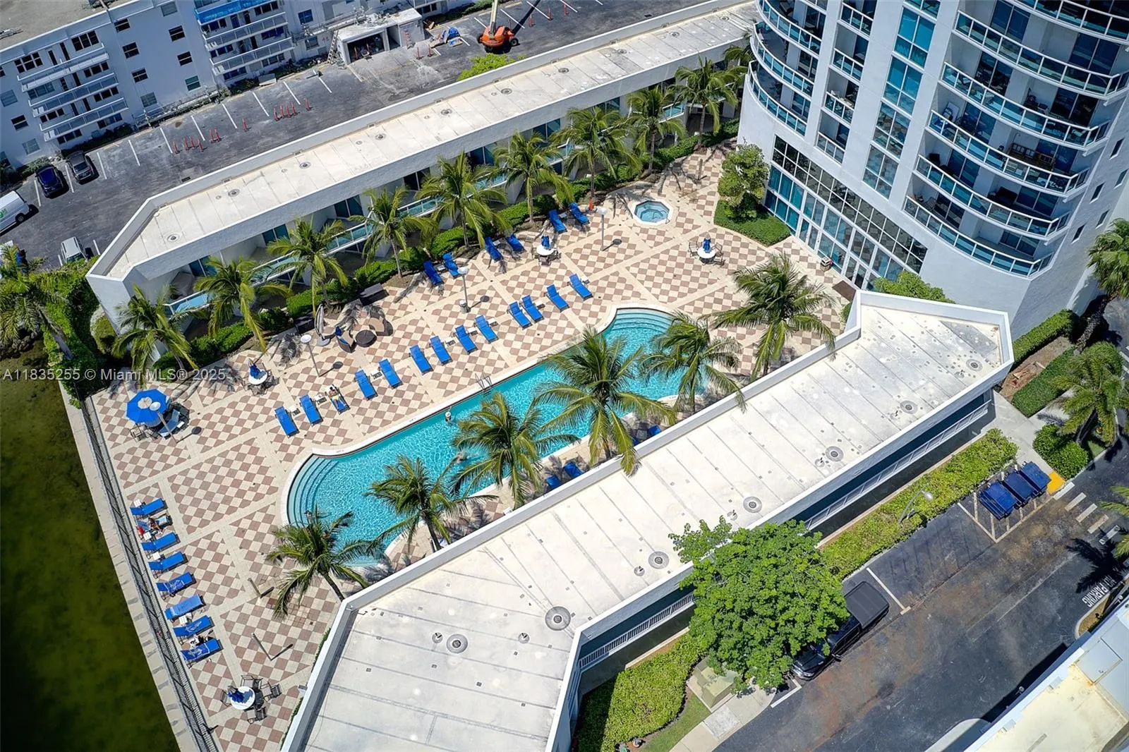 1945 S Ocean Dr, #901
