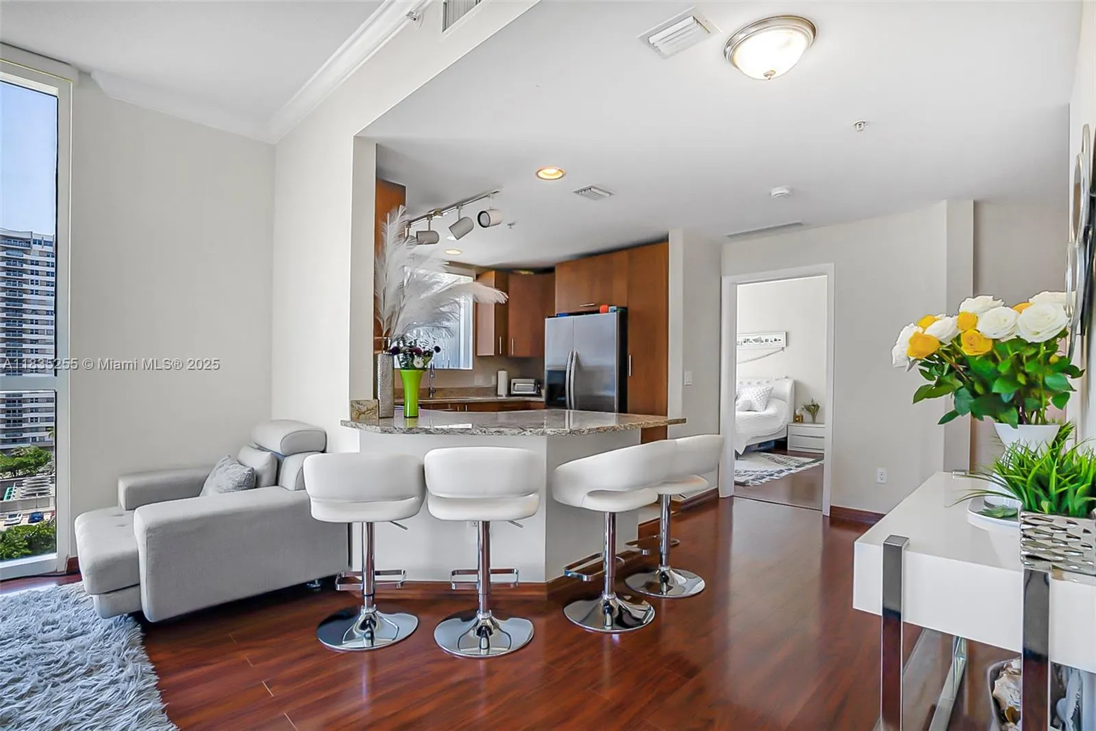 1945 S Ocean Dr, #901