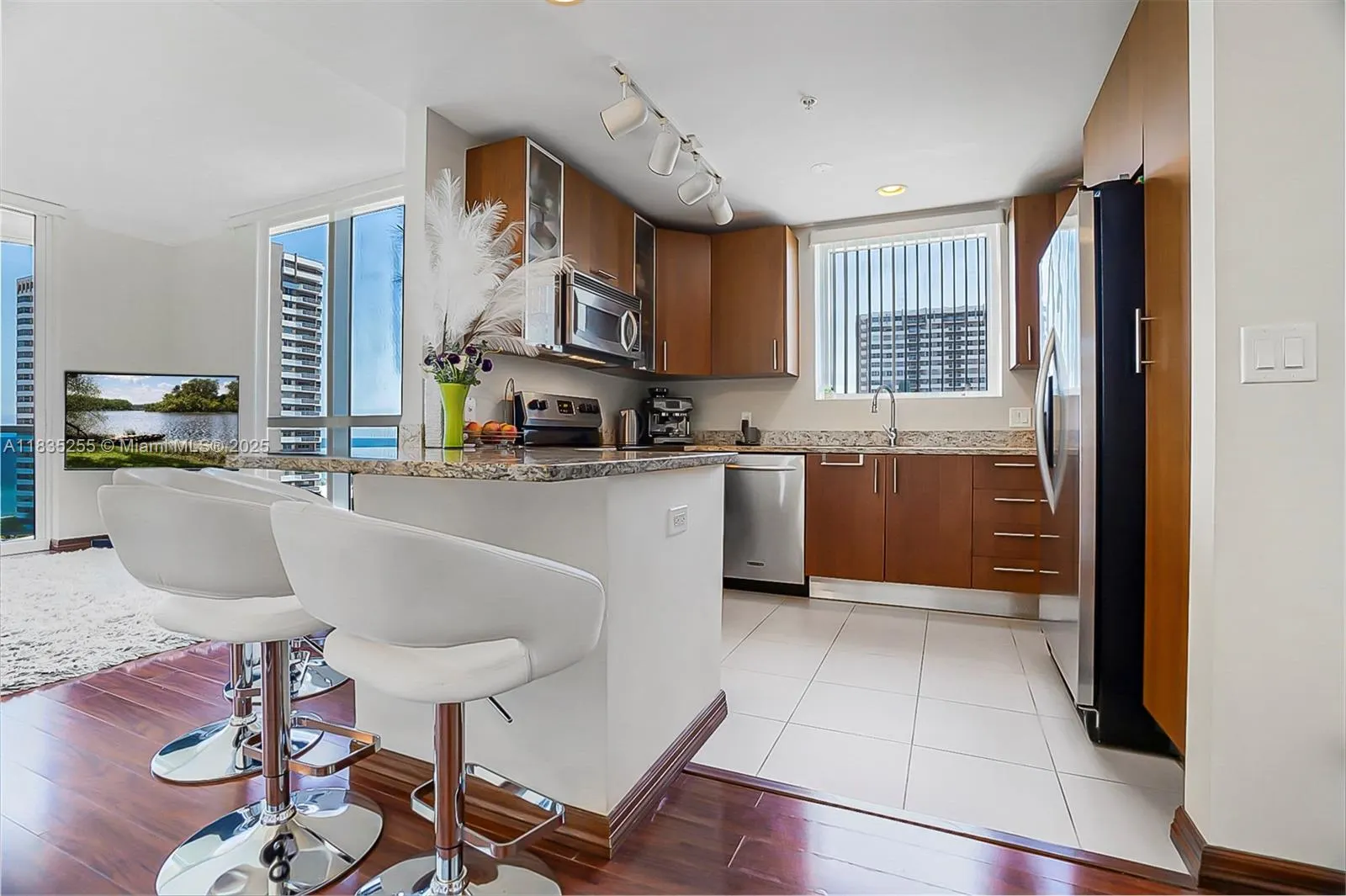 1945 S Ocean Dr, #901