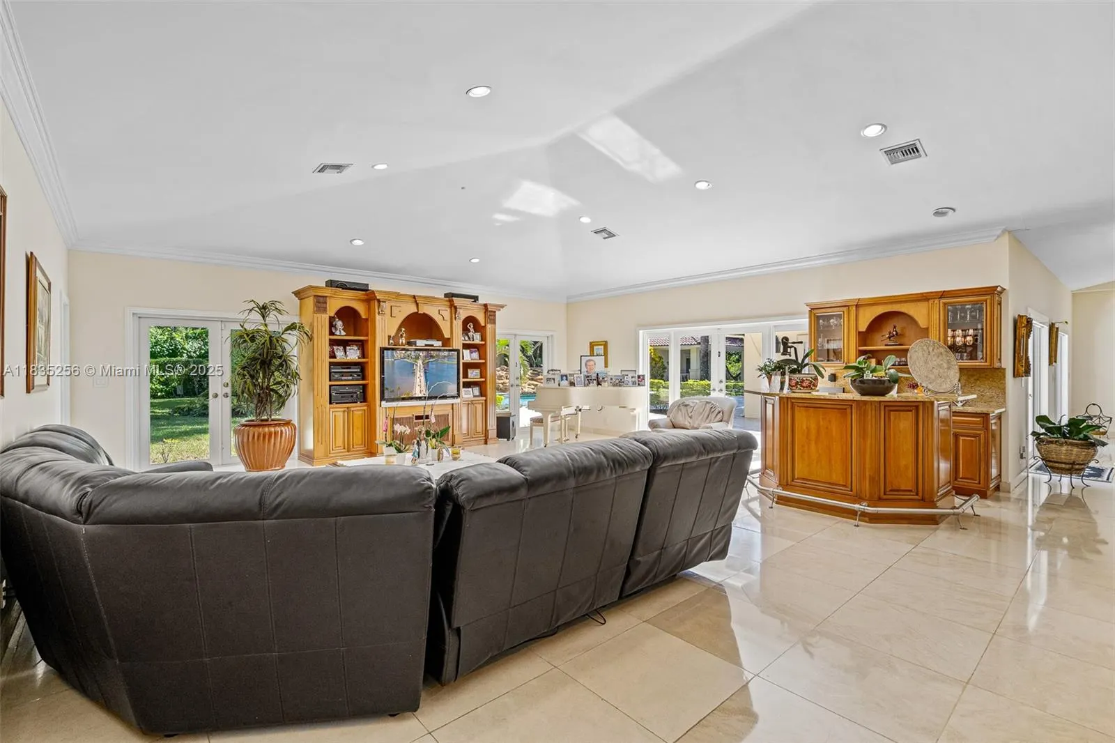 10735 SW 58th Ave