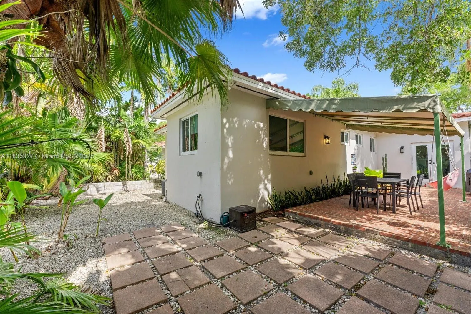 511 Catalonia Ave