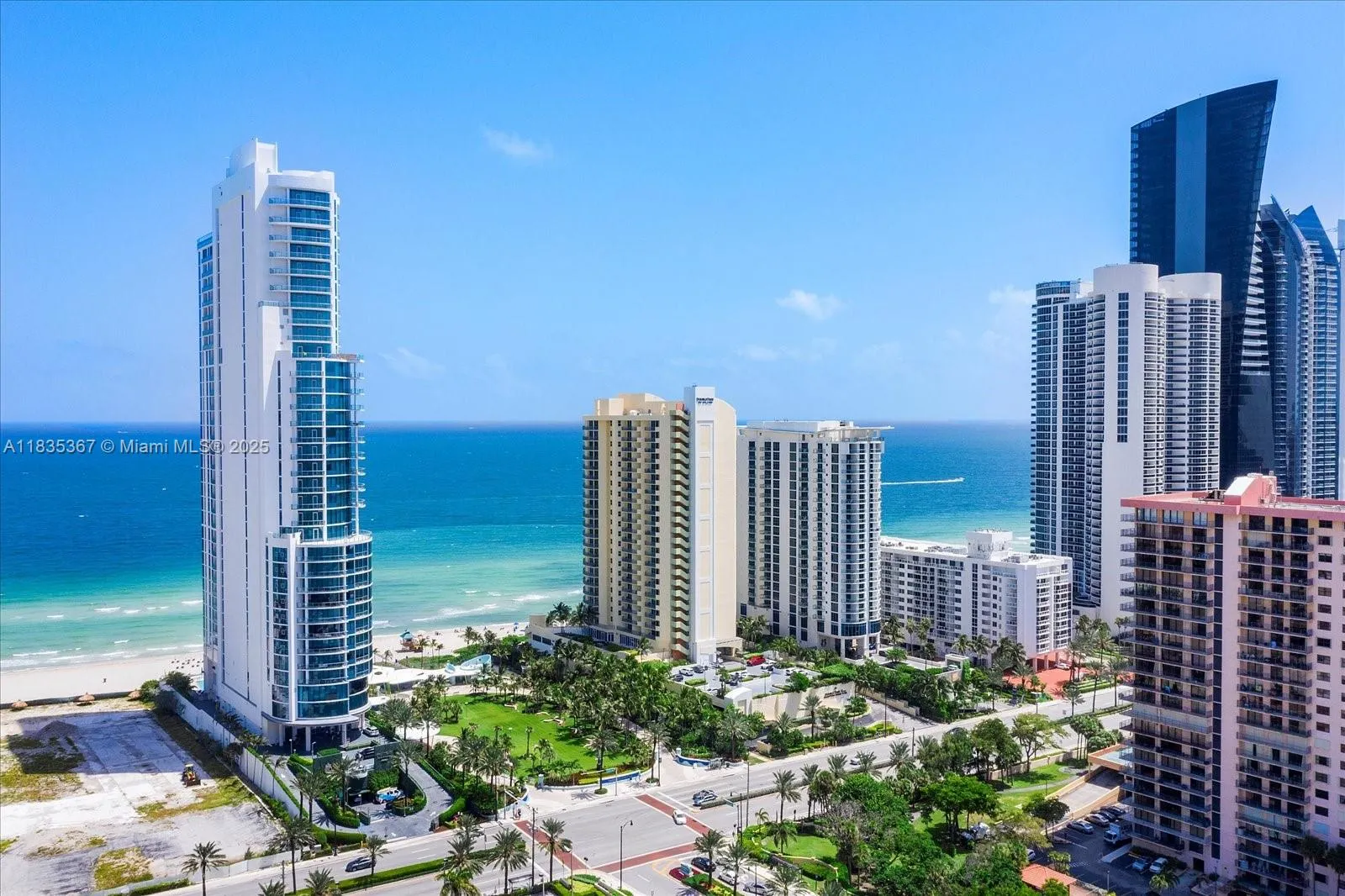 17475 Collins Ave, #2002