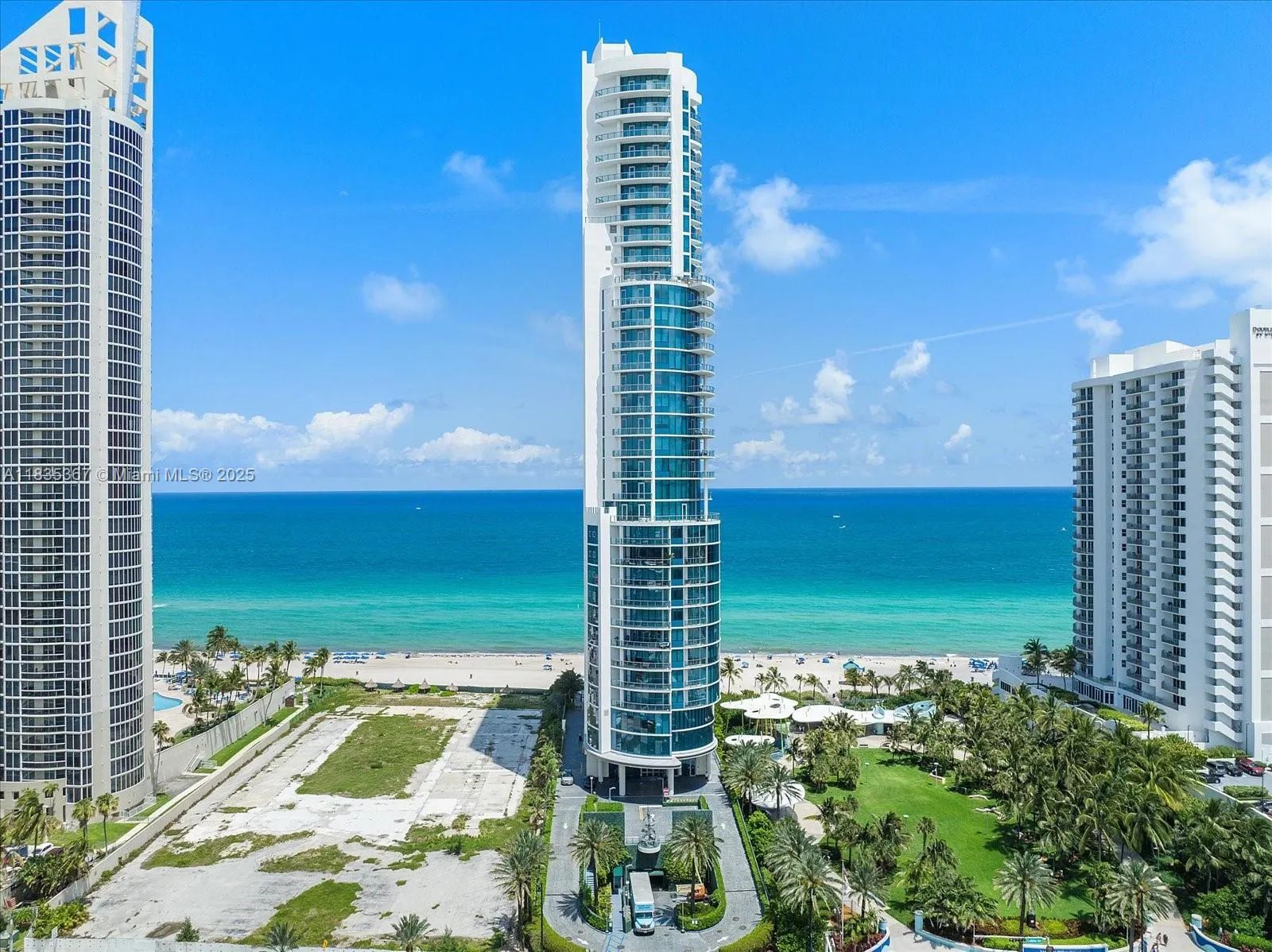 17475 Collins Ave, #2002