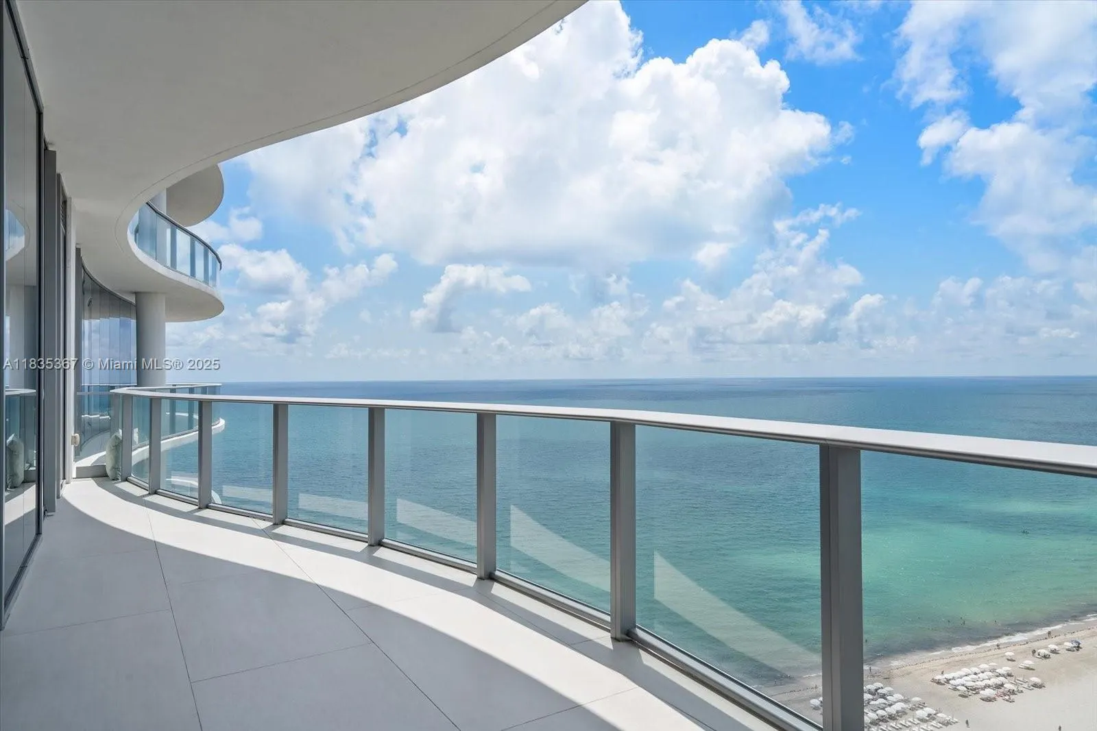 17475 Collins Ave, #2002