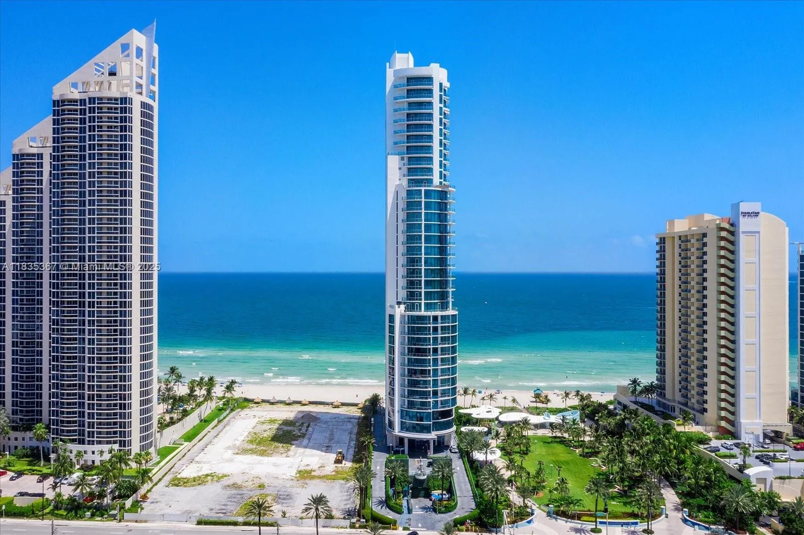 17475 Collins Ave, #2002