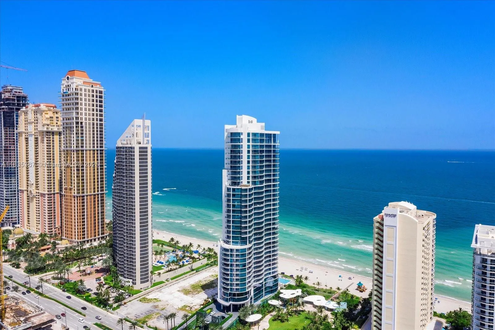 17475 Collins Ave, #2002