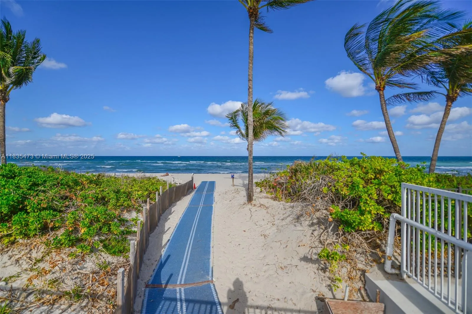 1985 S Ocean Dr, #10D