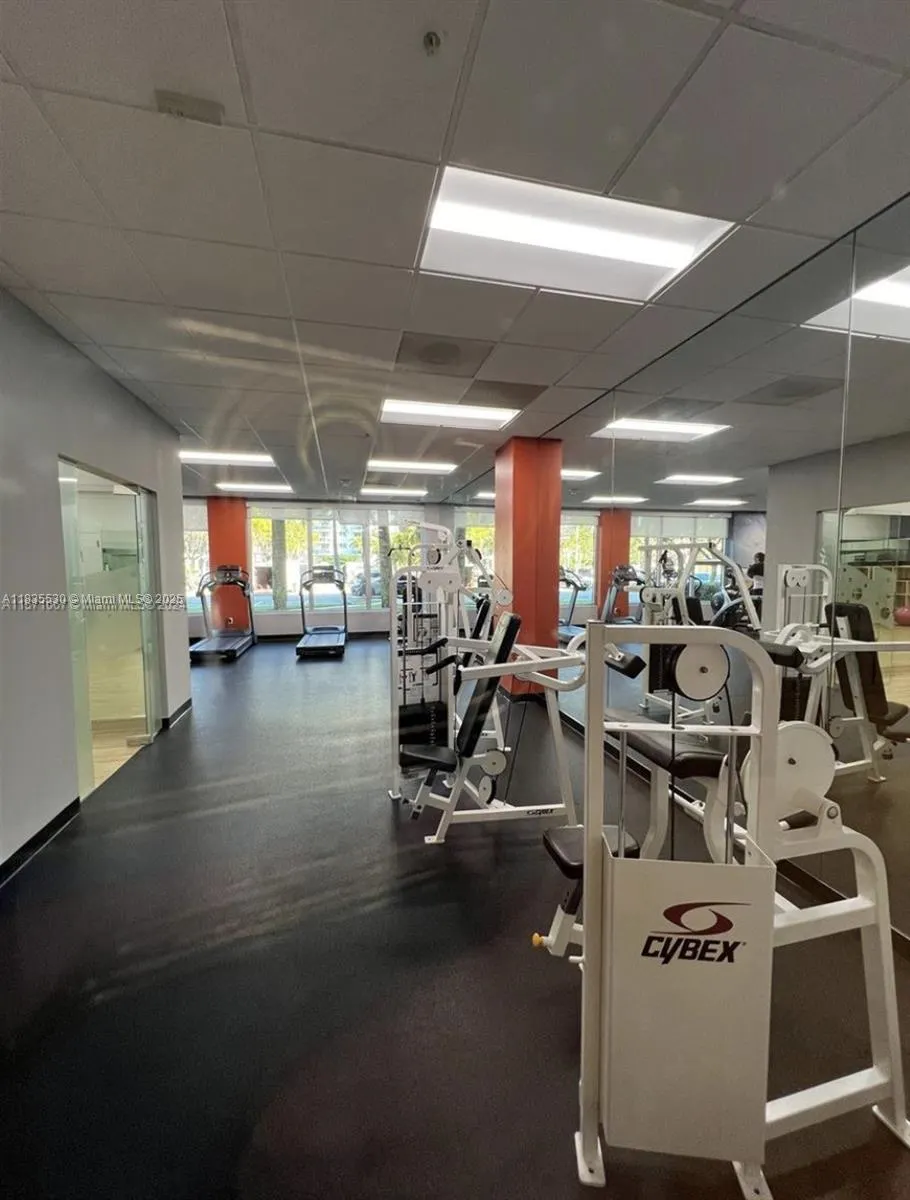 19380 Collins Ave, #1402