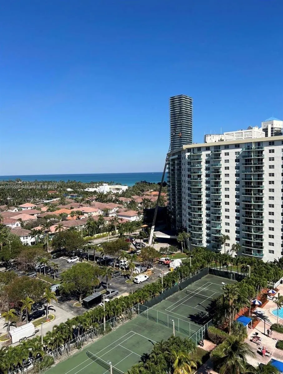 19380 Collins Ave, #1402