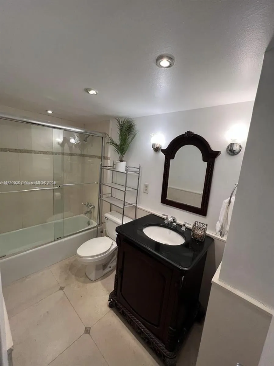 19380 Collins Ave, #1402