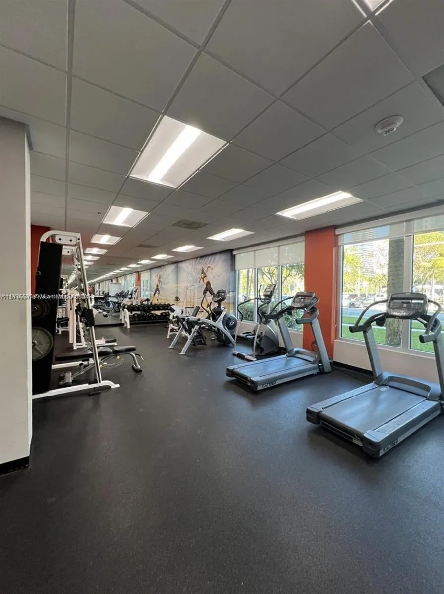 19380 Collins Ave, #1402