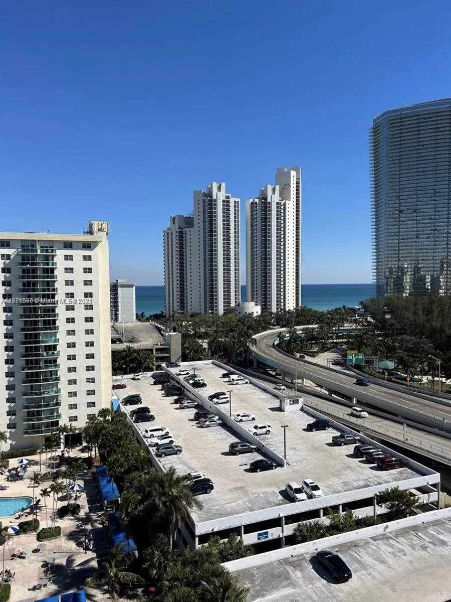 19380 Collins Ave, #1402