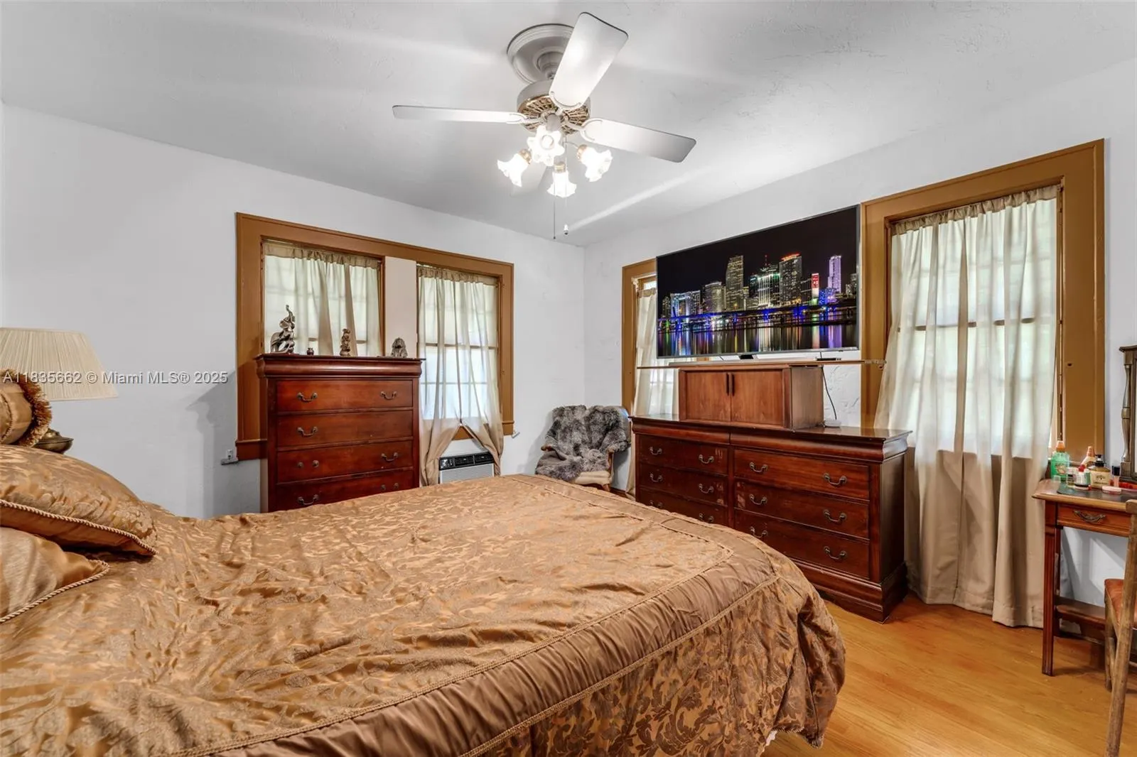 1305 Alhambra Cir