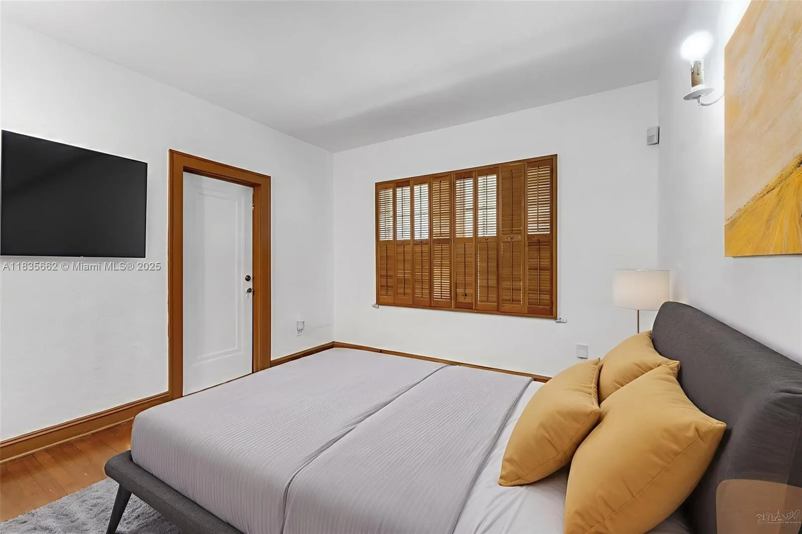 1305 Alhambra Cir