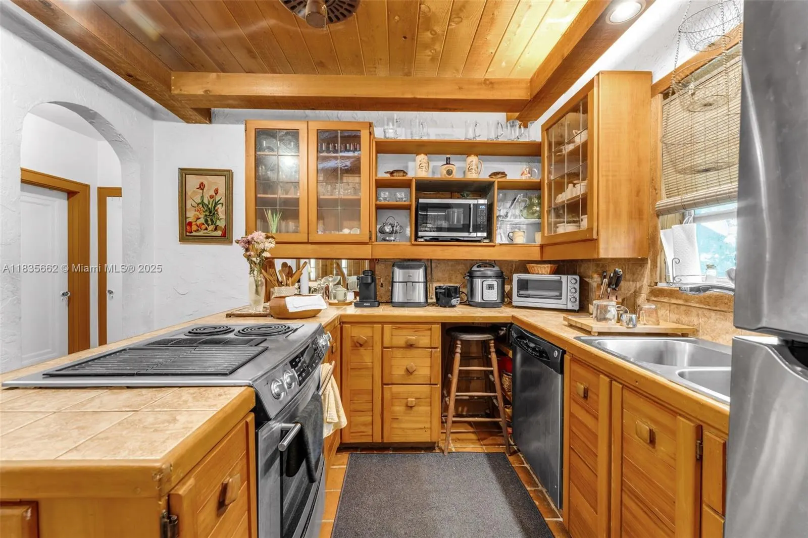 1305 Alhambra Cir