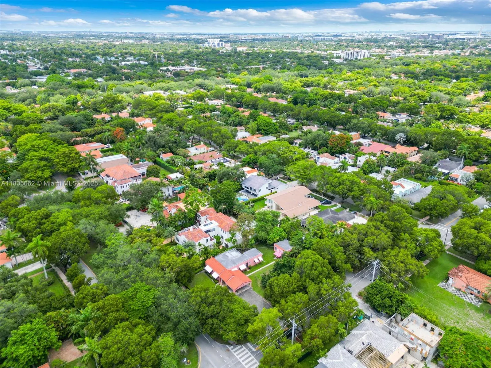 1305 Alhambra Cir