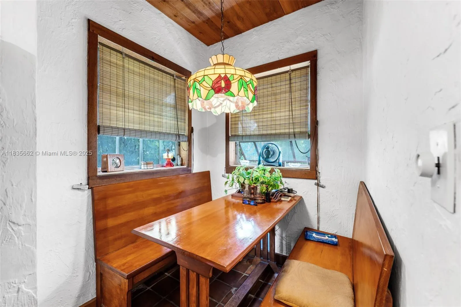 1305 Alhambra Cir