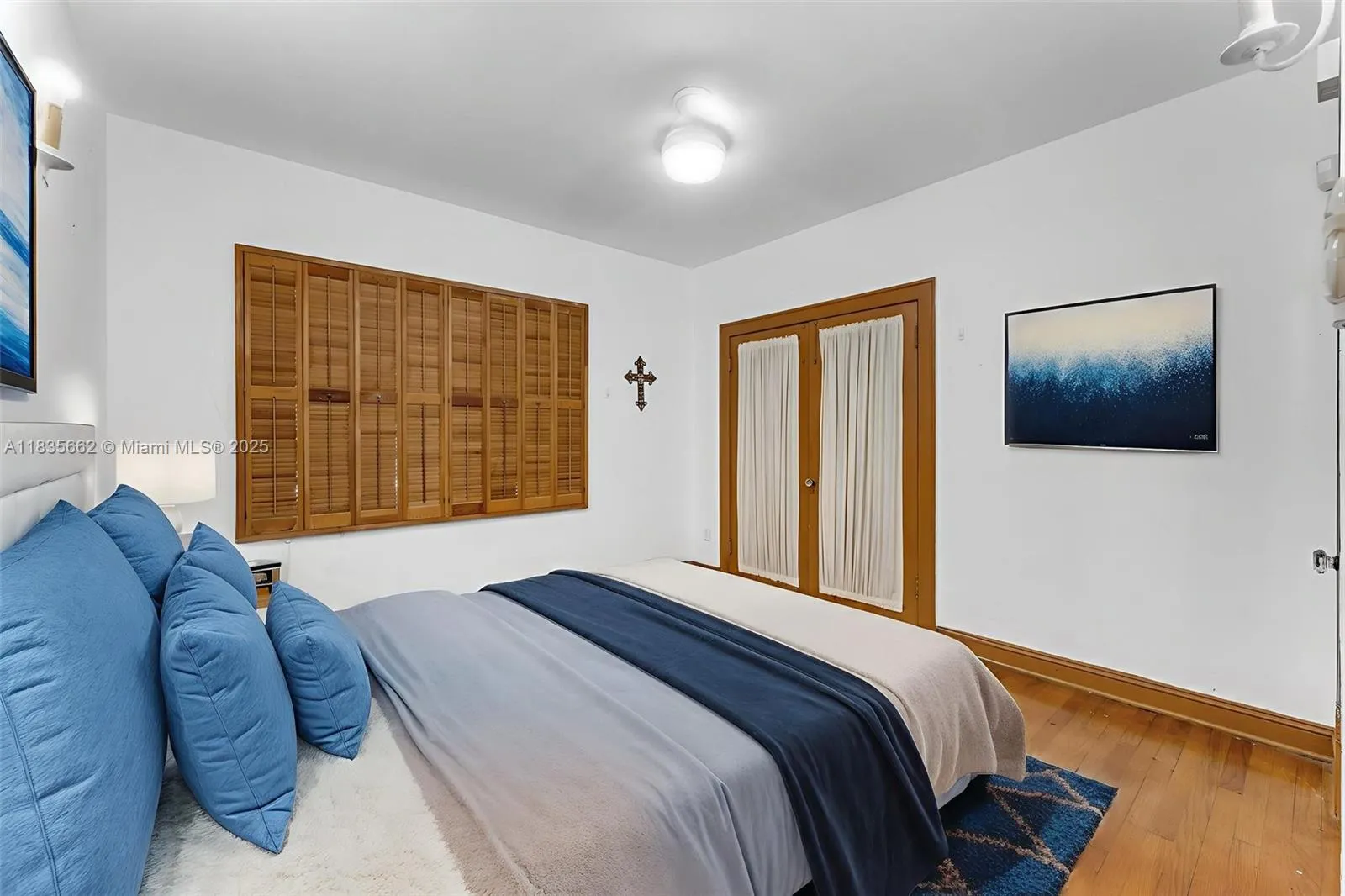 1305 Alhambra Cir