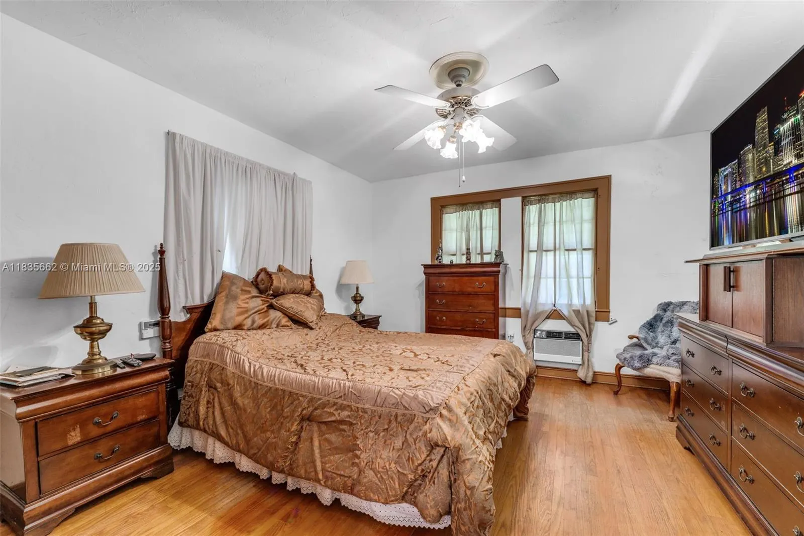 1305 Alhambra Cir