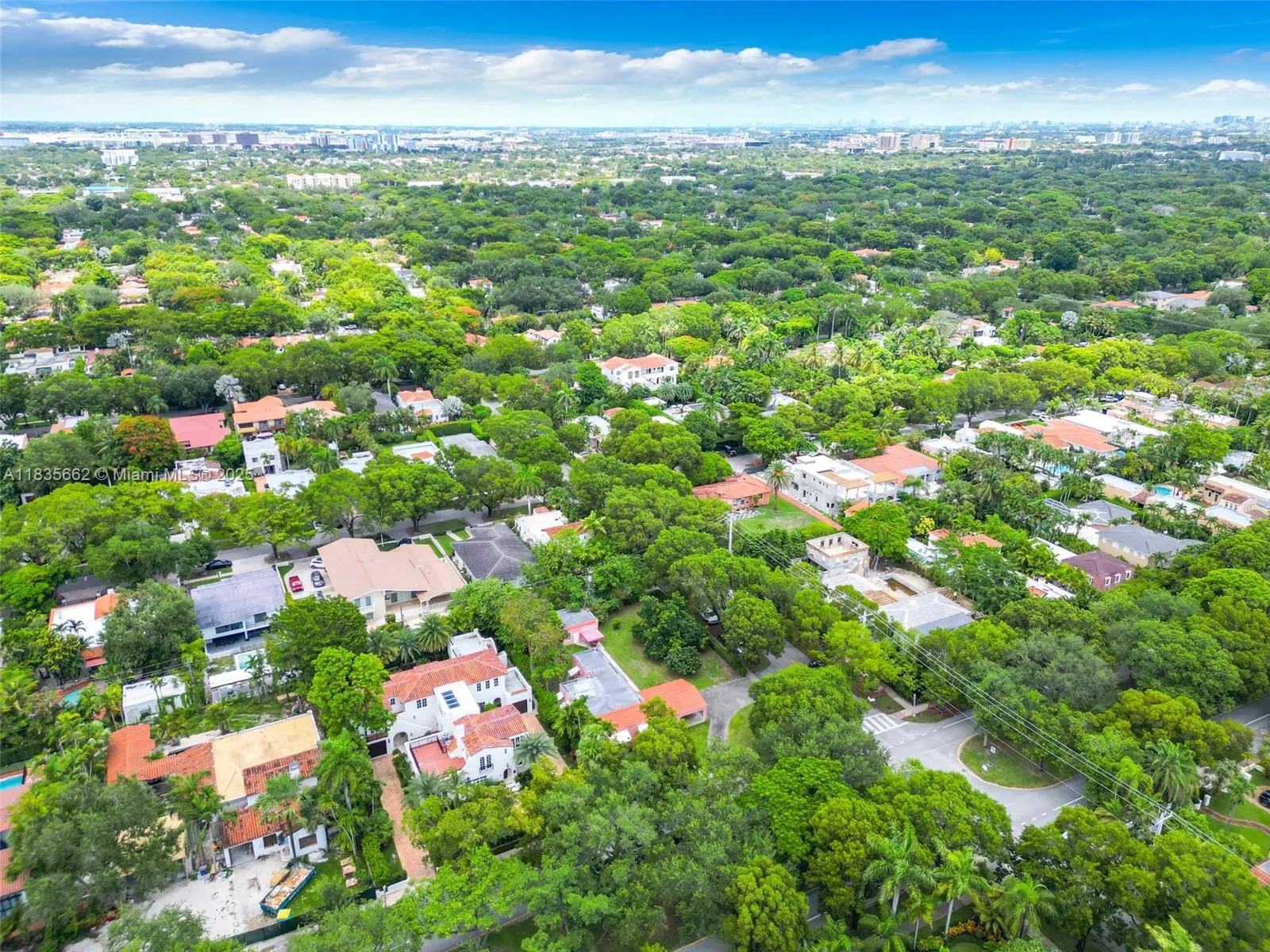 1305 Alhambra Cir