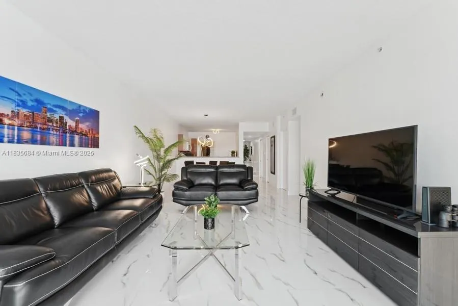 18100 N Bay Rd, #1108