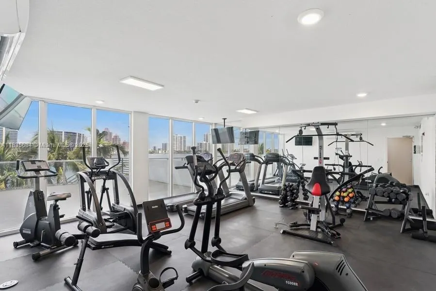 18100 N Bay Rd, #1108